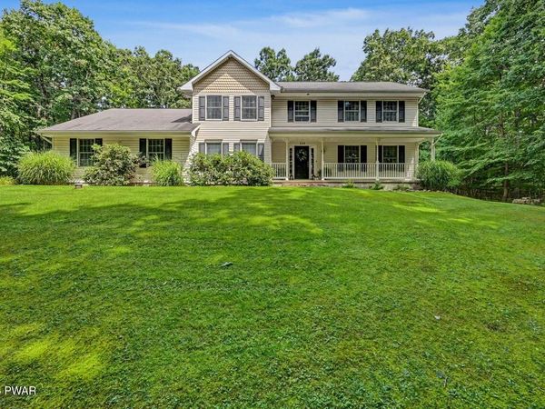 124 Windsor Way, Roaring Brook Township, PA 18444
