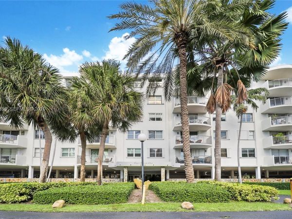 210 Sea View Dr , Unit 409, Key Biscayne, FL 33149