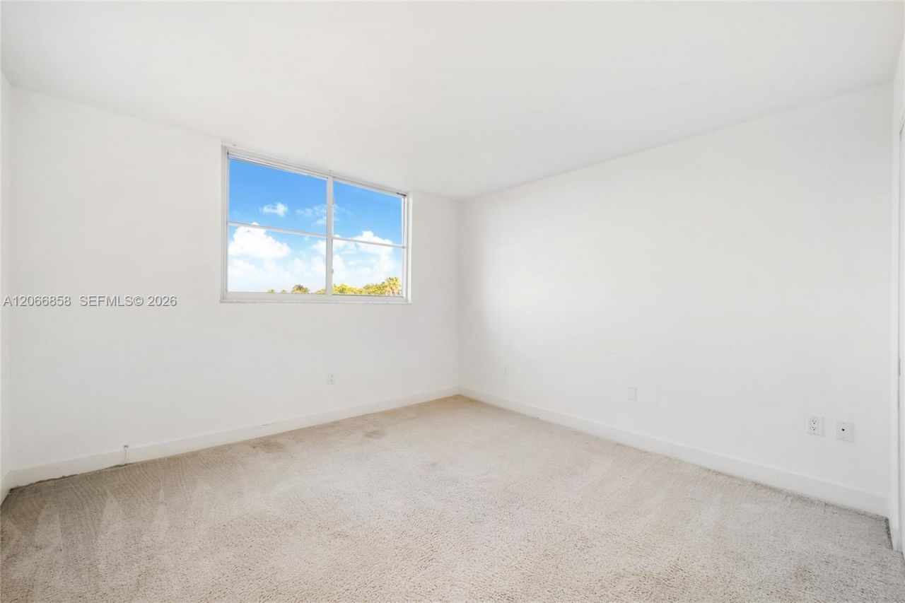 210 Sea View Dr , Unit 409, Key Biscayne, FL 33149 Photo