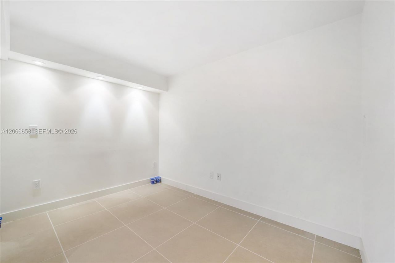 210 Sea View Dr , Unit 409, Key Biscayne, FL 33149 Photo