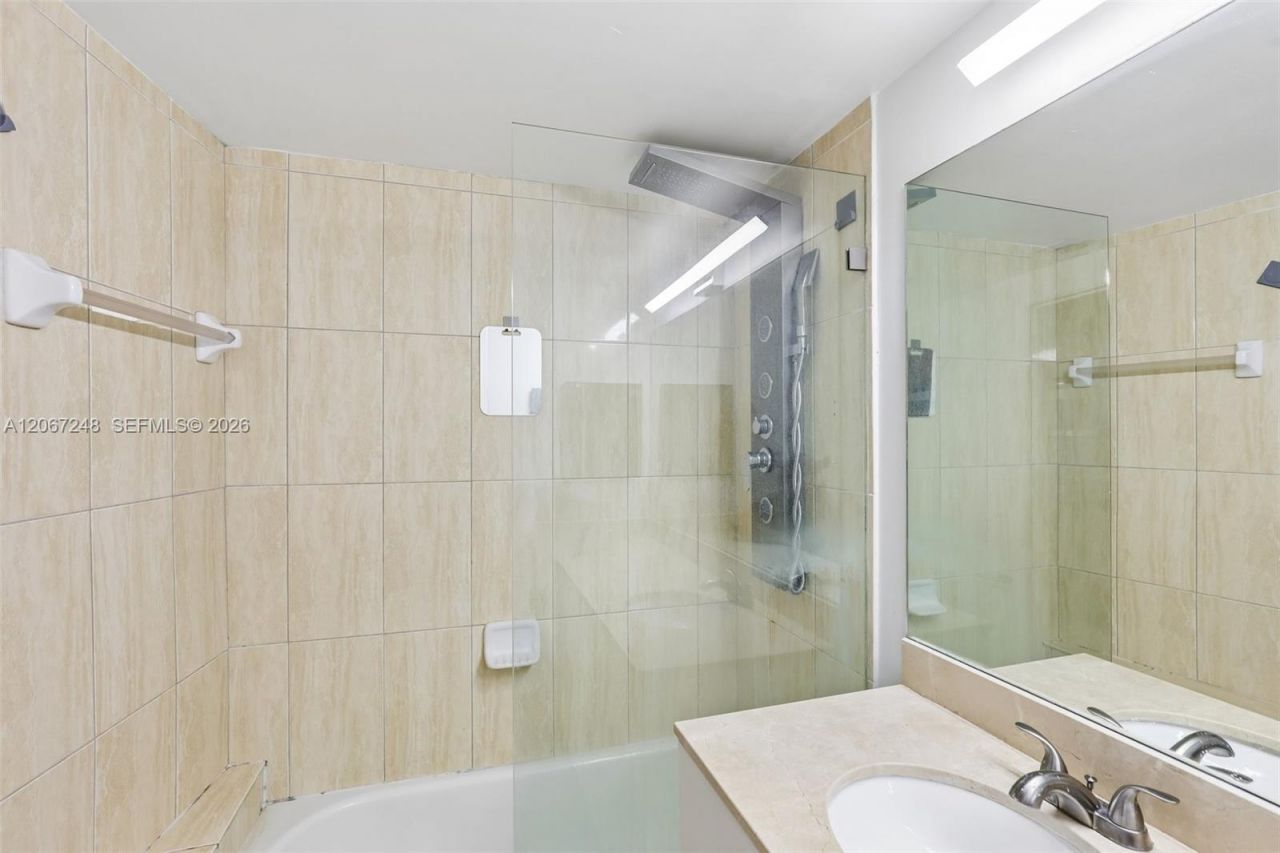 1750 N Bayshore Dr , Unit 3207, Miami, FL 33132 Photo