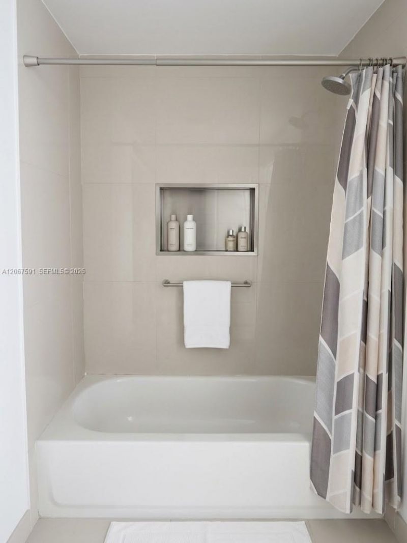 601 NE 23rd St, Unit 1605, Miami, FL 33137 Photo