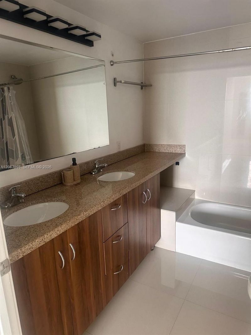 601 NE 23rd St, Unit 1605, Miami, FL 33137 Photo