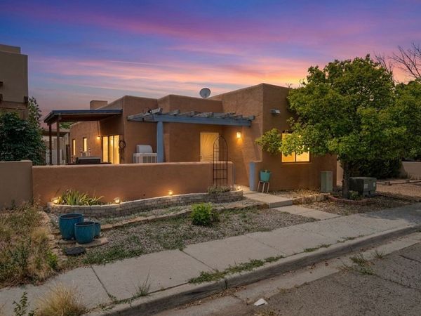 3913 Los Milagros Avenue , Santa Fe, NM 87507