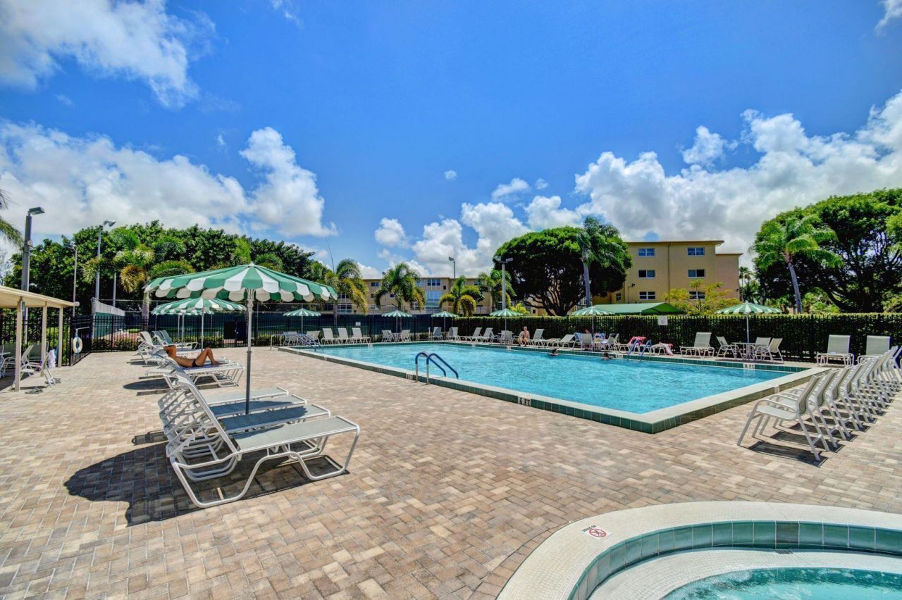 2615 NE 3rd Court Ne, Unit 4030, Boynton Beach, FL 33435 Photo