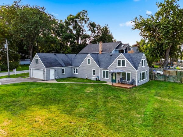 4400 Riverside Drive , Crystal Lake, IL 60014