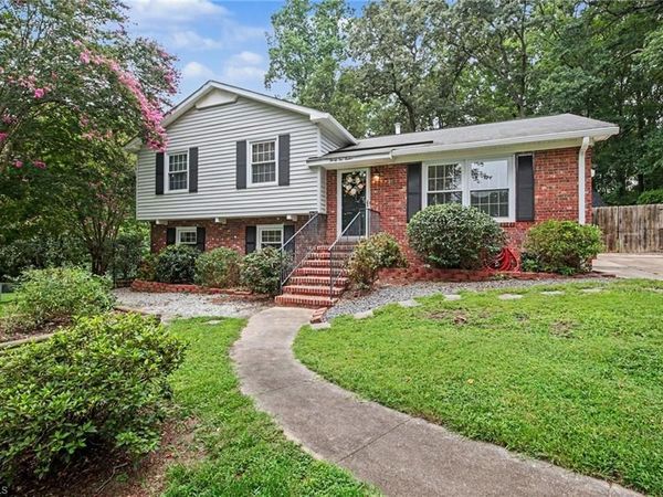 3212 Flanders Court, High Point, NC 27265