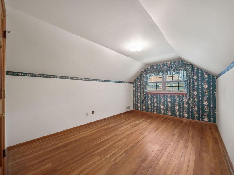 400 Maple Drive , Columbus, OH 43228 Photo 39