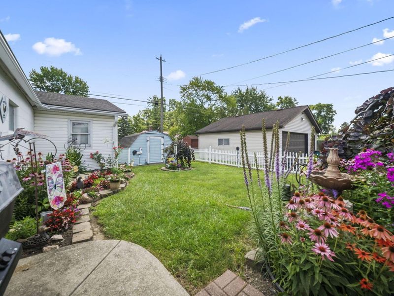 400 Maple Drive , Columbus, OH 43228 Photo 58