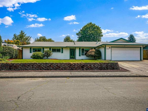 4652 Princess Ct NE, Salem, OR 97305
