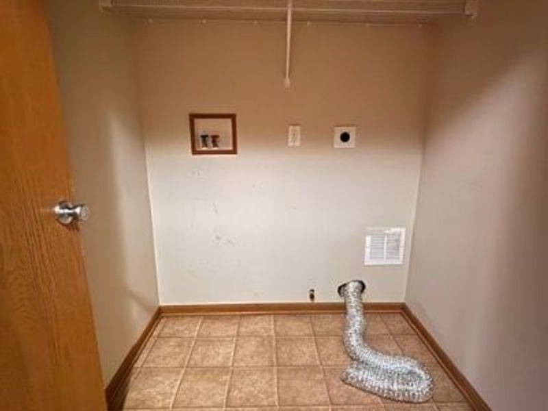 1794 Wakefield Drive, Akron, OH 44320 Photo 11