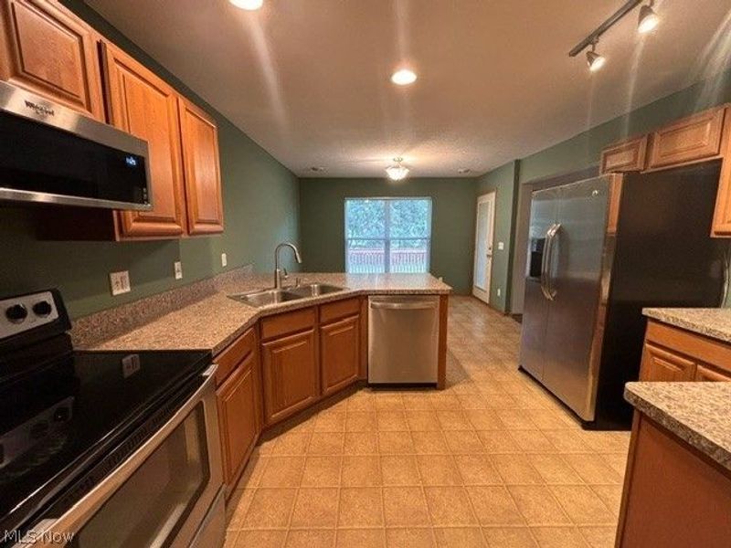 1794 Wakefield Drive, Akron, OH 44320 Photo 9
