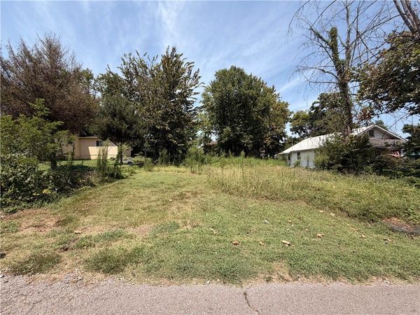 1222 W Sevier Street, Clarksville, AR 72830
