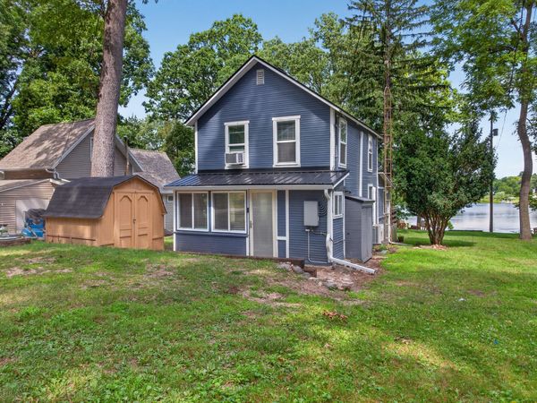 2210 Lakeview Drive, Brooklyn, MI 49230