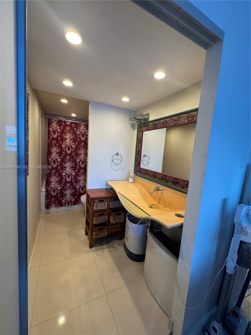 11111 Biscayne Blvd, Unit 2B, Miami, FL 33181 Photo
