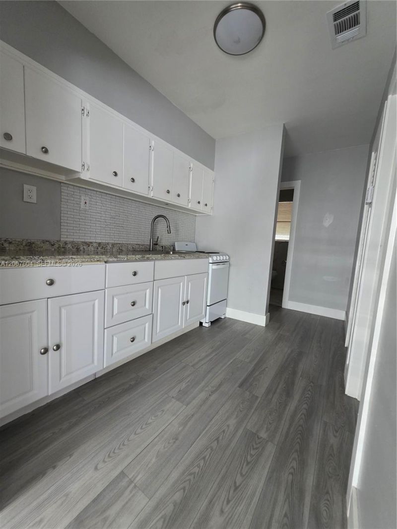 85 Esplanade Dr, Unit C, Miami Springs, FL 33166 Photo