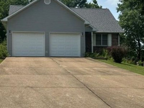 305 Sunny Acres Drive, Doniphan, MO 63935