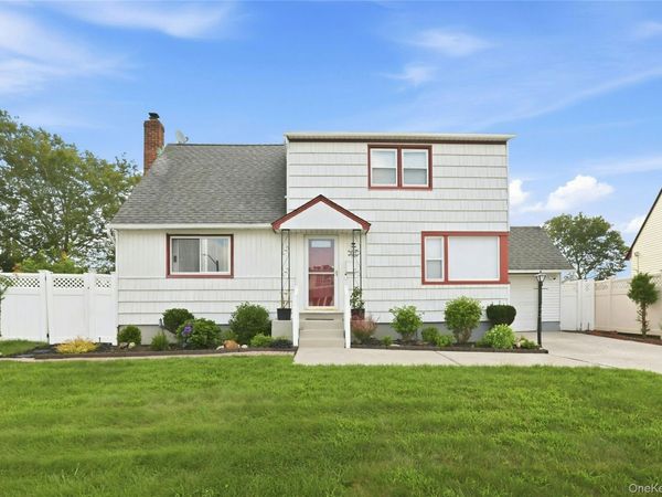 341 Hillcrest Drive, Seaford, NY 11783