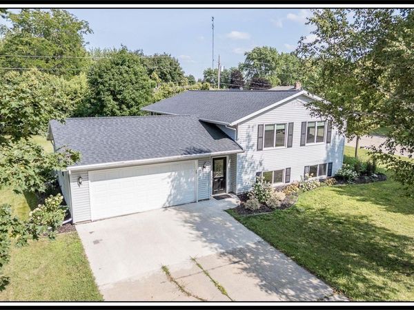 1834 DEXTER STREET, New London, WI 54961