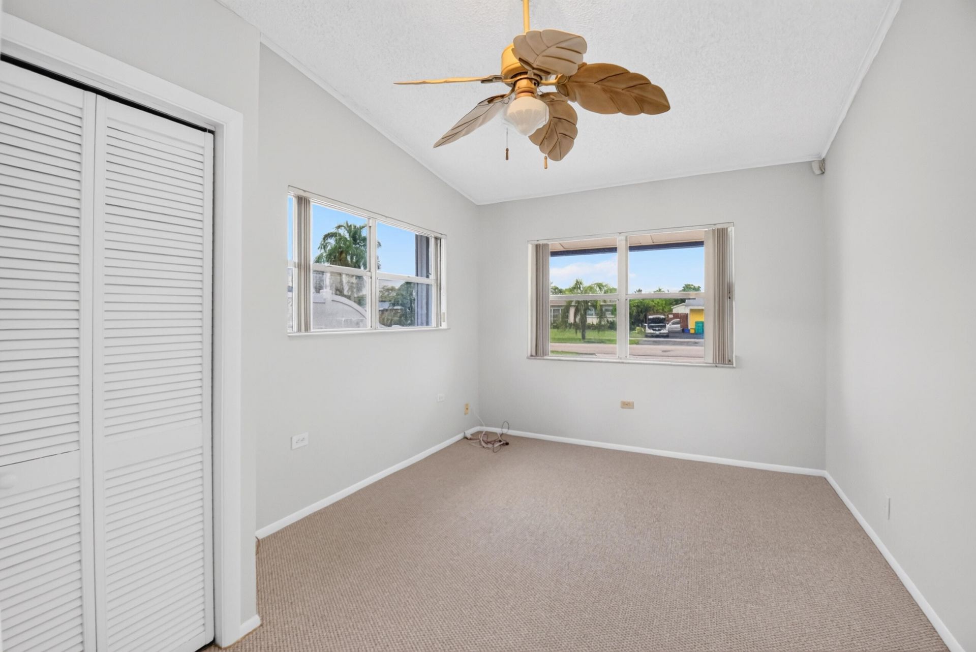 129 Greenbrier Drive, Palm Springs, FL 33461 Photo