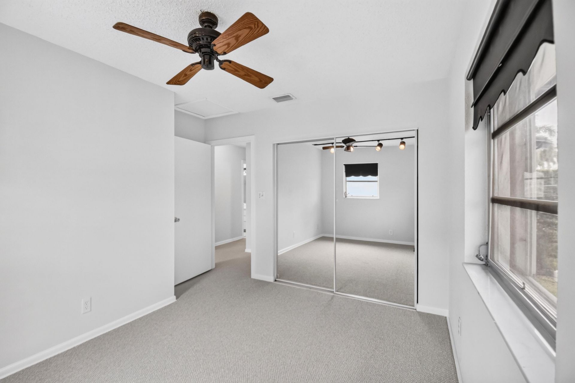 129 Greenbrier Drive, Palm Springs, FL 33461 Photo