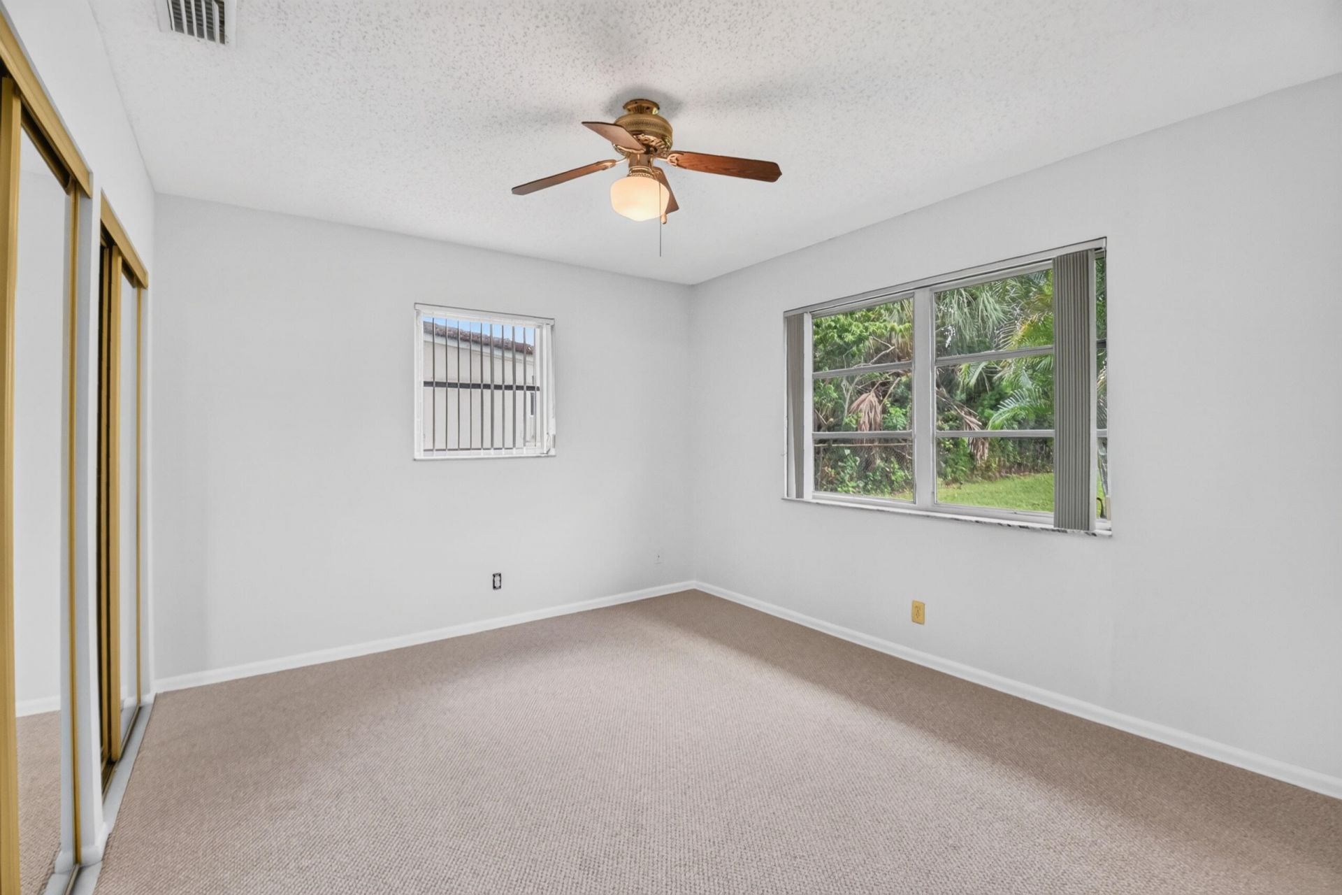 129 Greenbrier Drive, Palm Springs, FL 33461 Photo