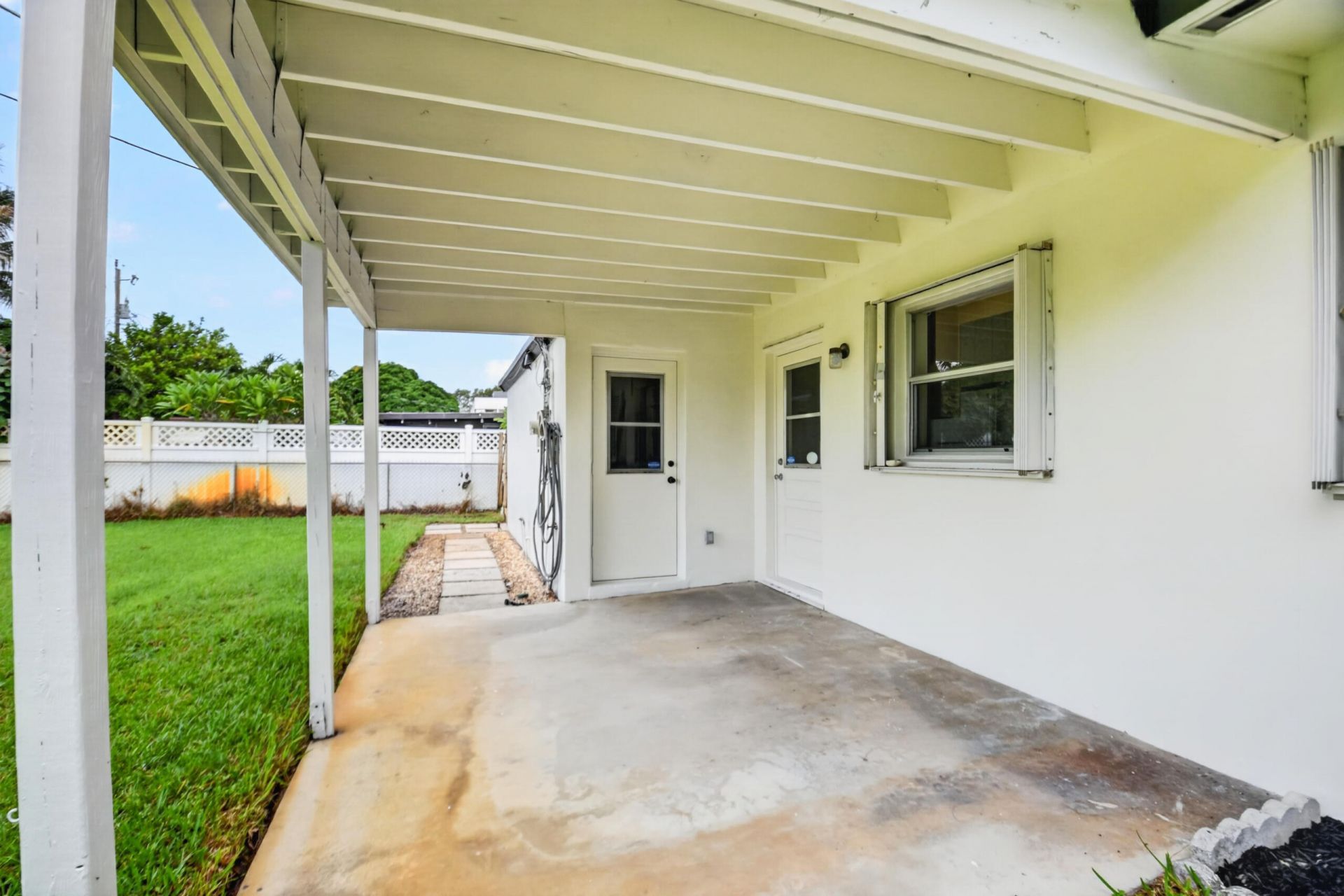 129 Greenbrier Drive, Palm Springs, FL 33461 Photo