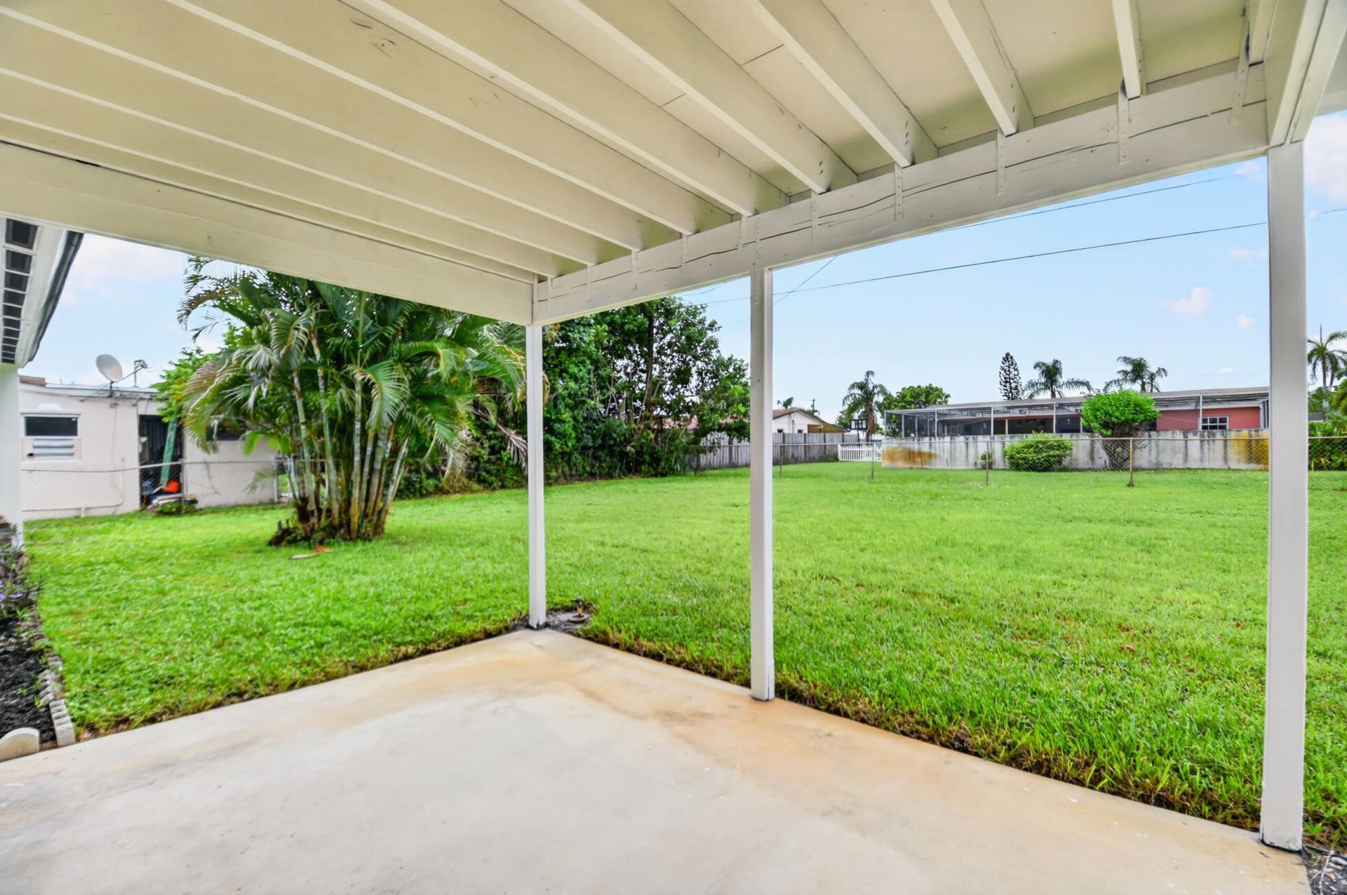 129 Greenbrier Drive, Palm Springs, FL 33461 Photo