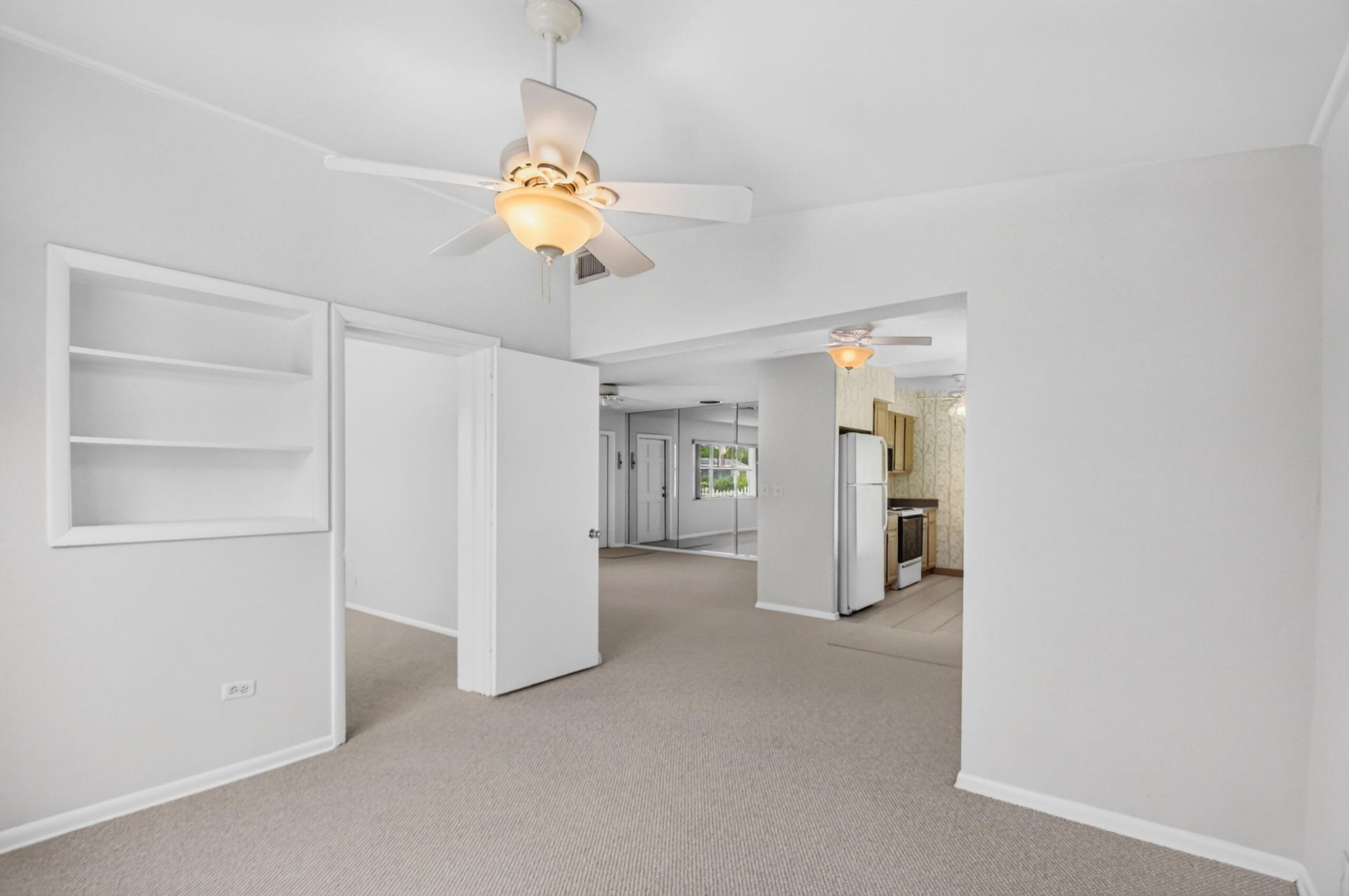 129 Greenbrier Drive, Palm Springs, FL 33461 Photo
