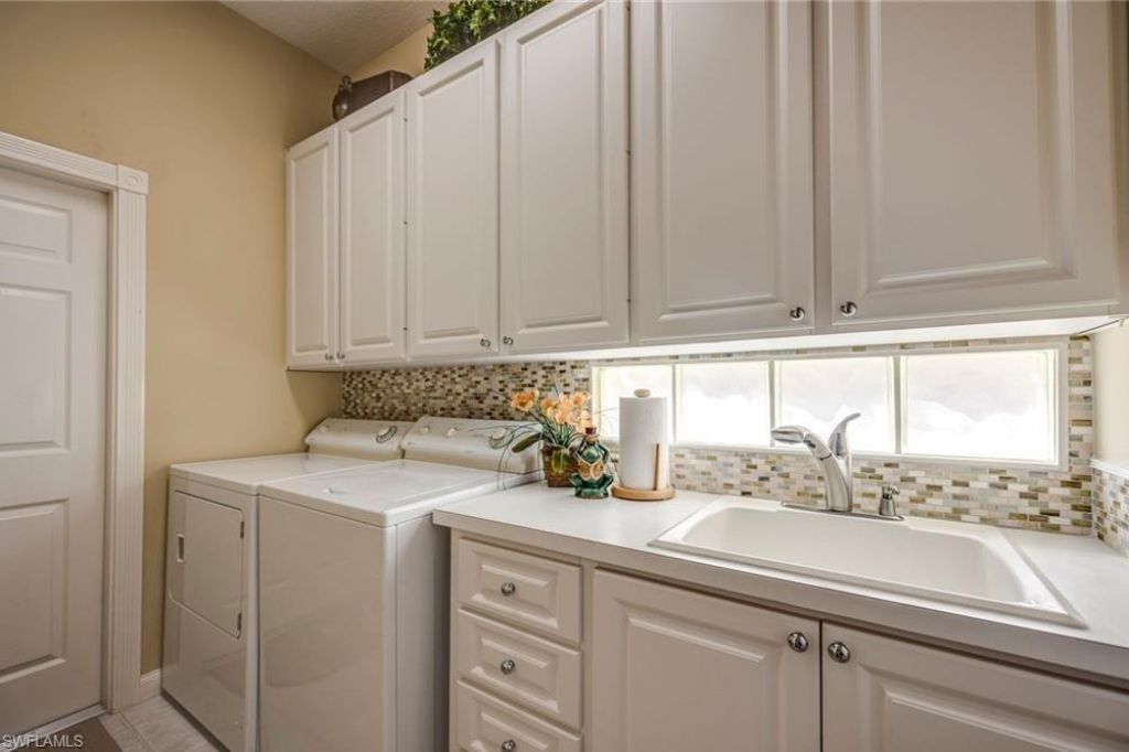 3917 Isla Ciudad Ct, Naples, FL 34109 Photo