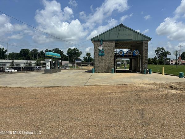 1635 N Jerry Clower Boulevard, Yazoo City, MS 39194