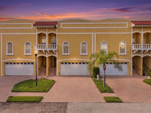 515 VILLA TREVISO COURT , APOLLO BEACH, FL 33572