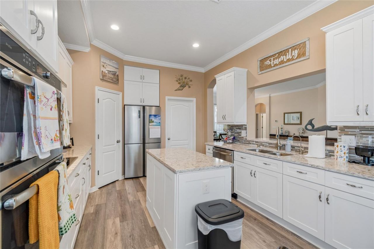 1119 Villeroy Drive, Sun City Center, FL 33573 Photo