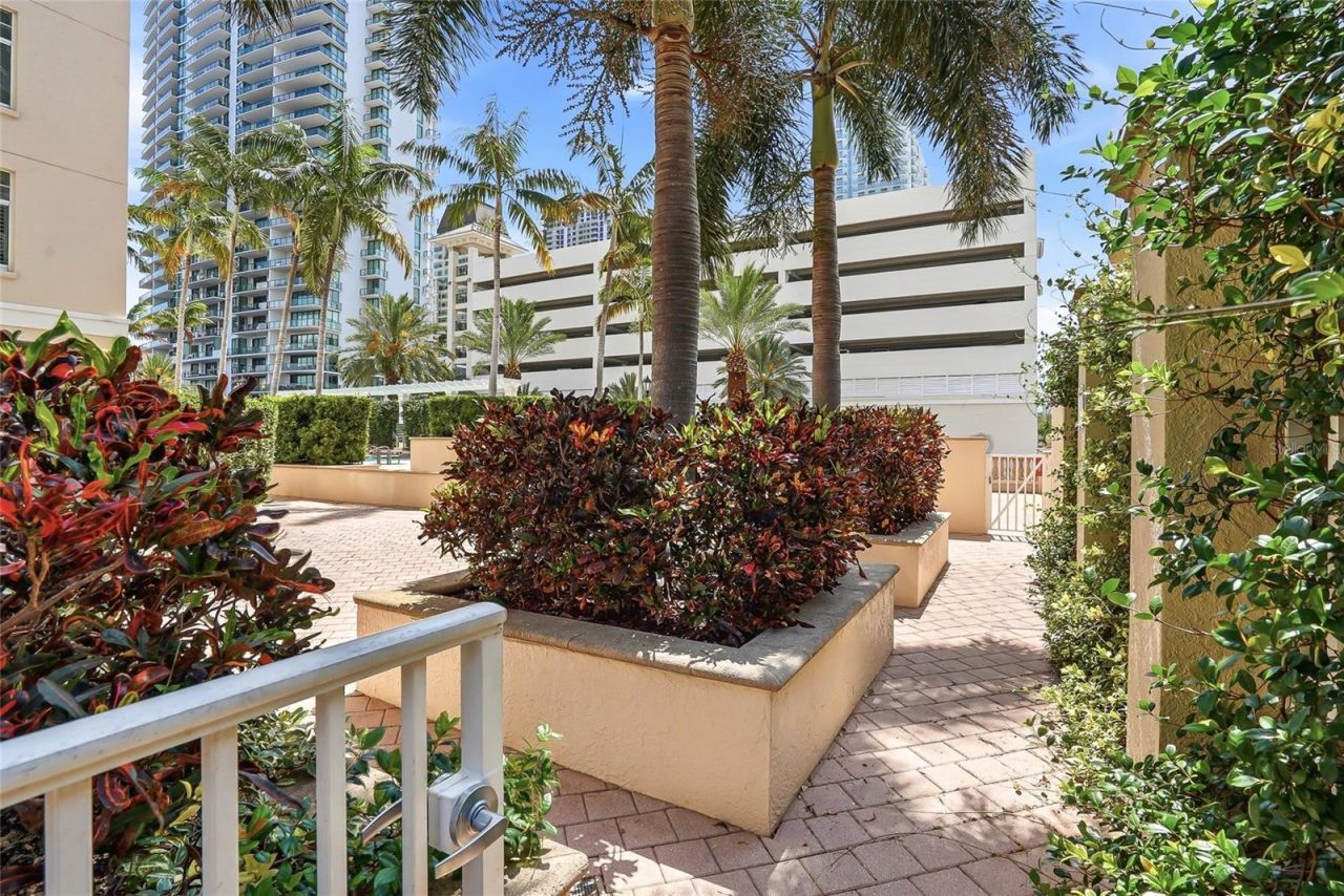 100 Beach Drive Ne, Unit 301, Saint Petersburg, FL 33701 Photo