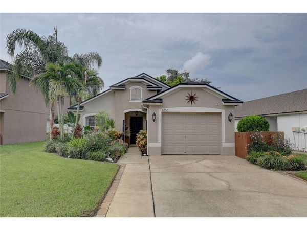 8252 CRESCENT MOON DRIVE , NEW PORT RICHEY, FL 34655