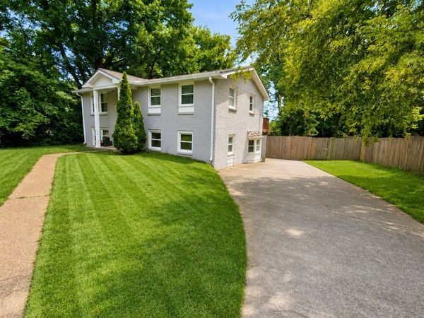 102 Moyna Dr , Hendersonville, TN 37075