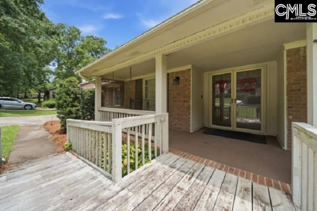 1723 Willow Creek Drive Photo 4