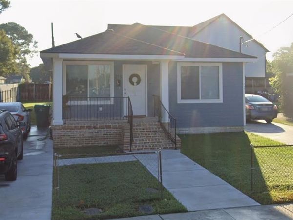 717 N WOODLAWN Avenue , Metairie, LA 70005