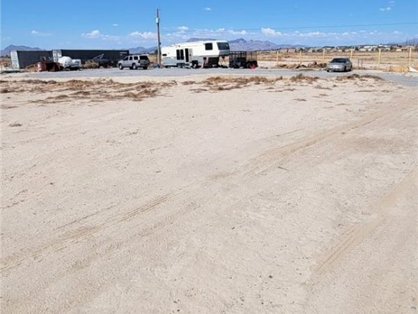 2640 E Hacienda Street, Pahrump, NV 89048