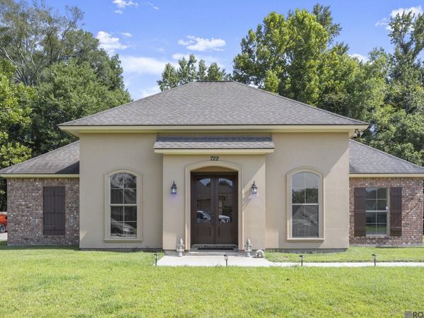722 E Oak Haven St, Gonzales, LA 70737