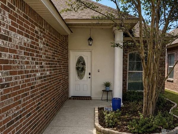 9823 Clearlake Ln, Denham Springs, LA 70726
