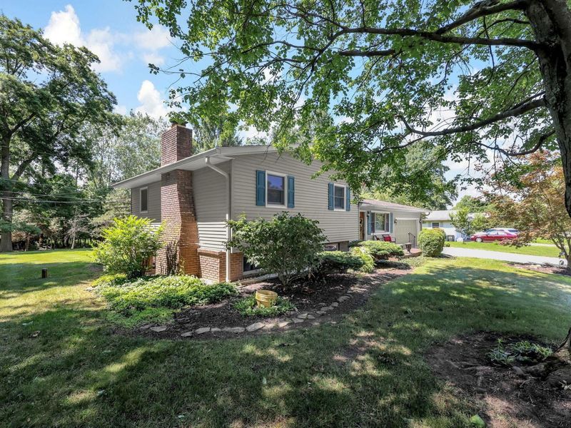 634 Knoll Drive , Granville, OH 43023 Photo 2
