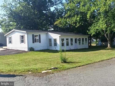 18 OAK DRIVE, SPRING CITY, PA 19475