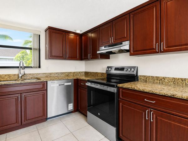 202 LAKEWOOD Drive, Unit 11B, Jupiter, FL 33458