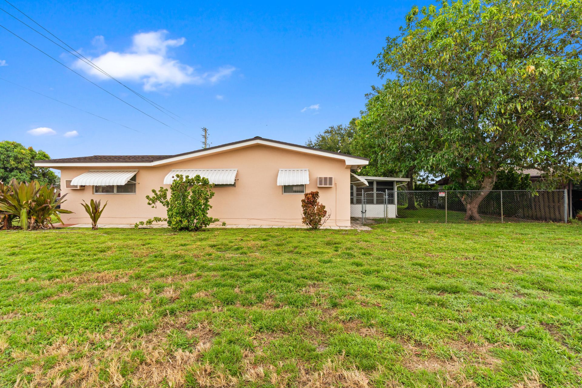 1111 NW 85th Way, Pembroke Pines, FL 33024 Photo