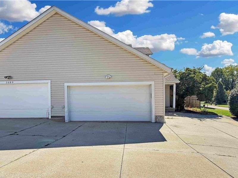 1691 Olympus Drive, Kent, OH 44240 Photo 3