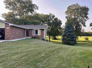 5101 Rosebriar Court, Lincoln, NE 68516