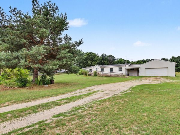 2448 S Greenville Road, Greenville, MI 48838