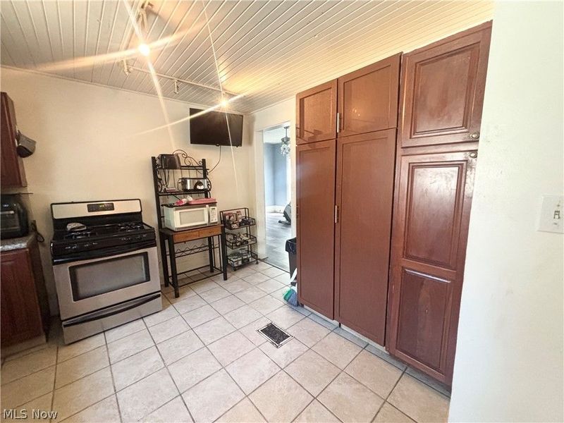 3174 W 14th Street, Cleveland, OH 44109 Photo 20