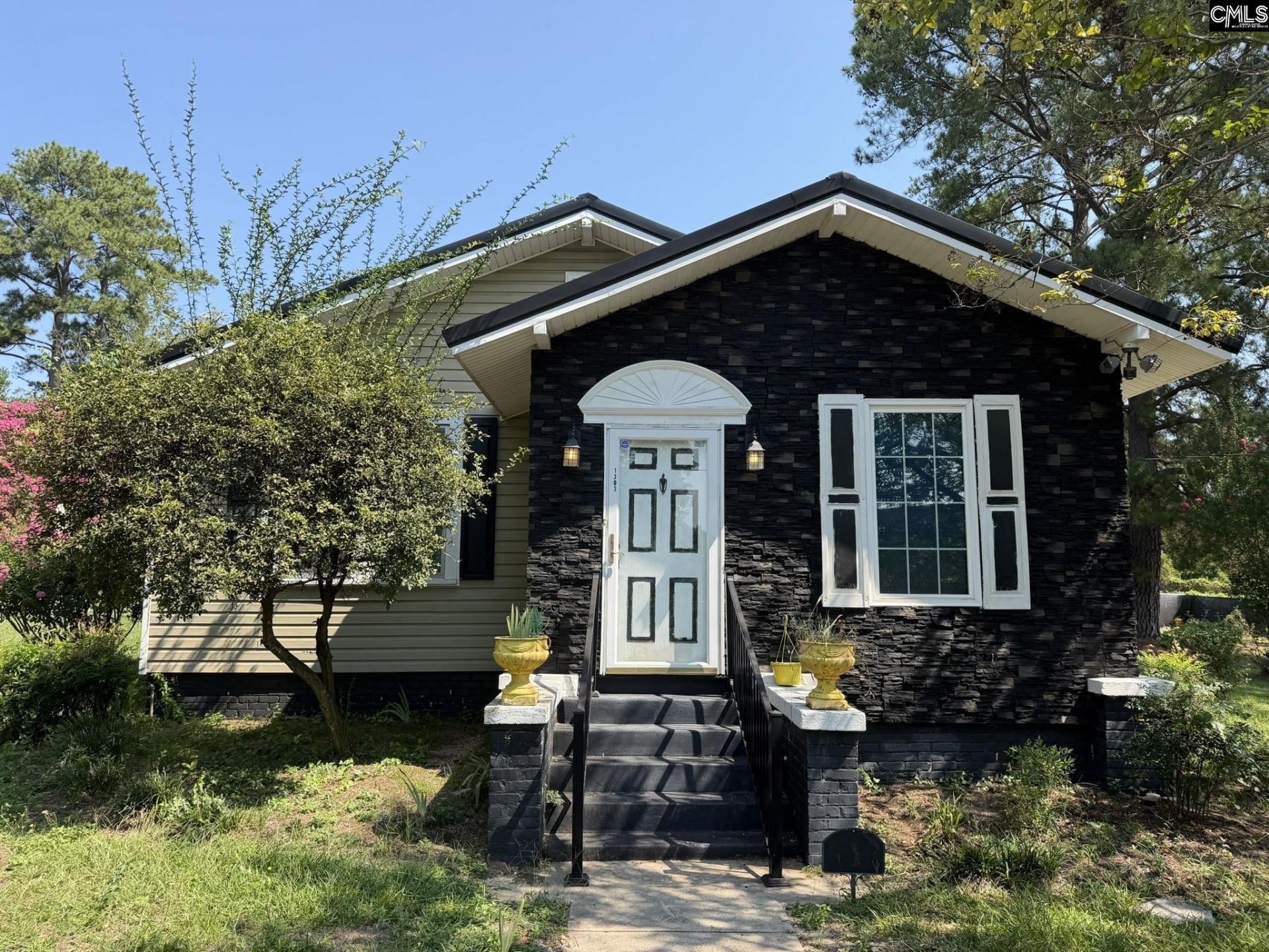 1303 Elmore Street Photo 13